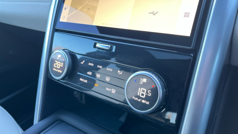 Land Rover Discovery 3.0 D300 Metropolitan Edition 5dr Auto Diesel Station Wagon